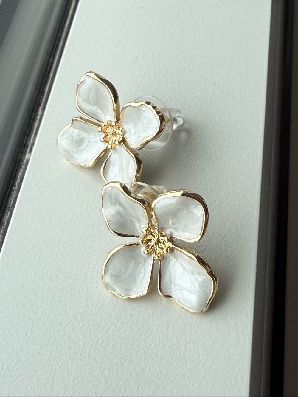 Oversized Floral Petal Stud Earrings in White and Gold - Picture 5 of 5